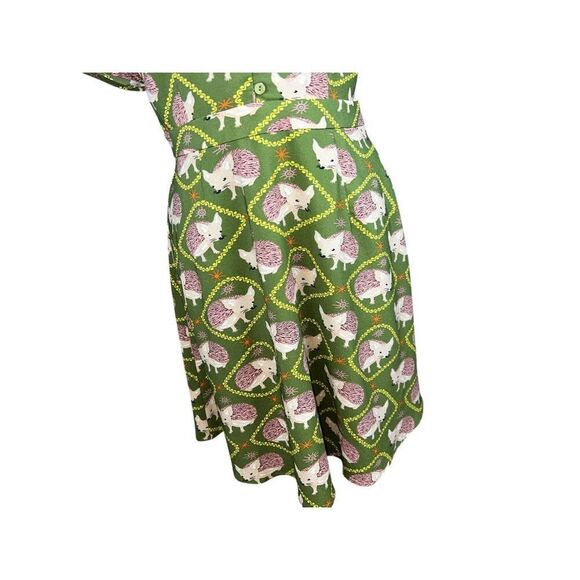 ModCloth 6 green hedgehog critter novelty button up dress fit flare vintage look - Picture 3 of 9